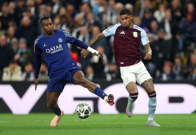 被赠送云达不莱梅印有8号的球衣，克罗斯：这是合同报价吗