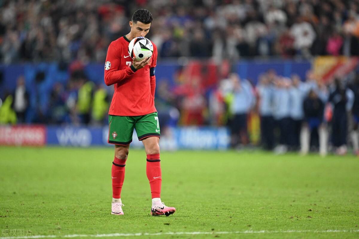 德罗西：热那亚主动向我发出邀约，现在渴望尽快拿到积分