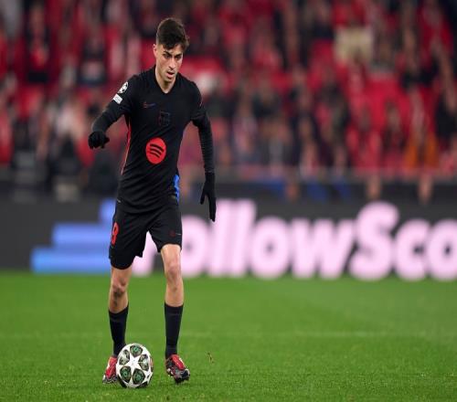 足球世界杯主题周边开售，球迷抢购