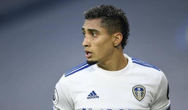 斯洛特：让萨拉赫替补不是容易的决定，但这就是我的选择