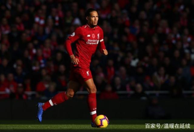 巴甲弗鲁米嫩塞主场采用狗狗球童，鼓励球迷去领养宠物